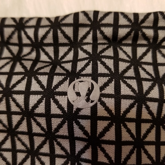 🌻🌺🌻LULULEMON GEOMETRIC WUNDER UNDER LEGGINGS!! - Picture 5 of 8